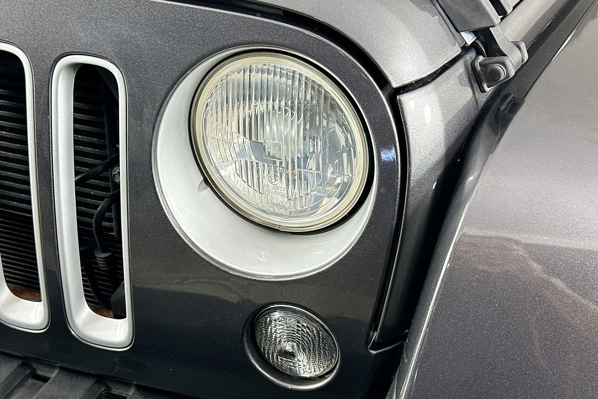 2017 Jeep WRANGLER UNLIMITED OVERLAND (4x4) JK MY17