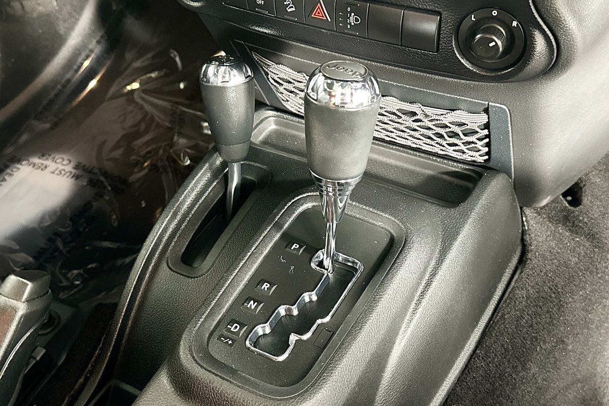 2014 Jeep WRANGLER UNLIMITED SPORT (4x4) JK MY13