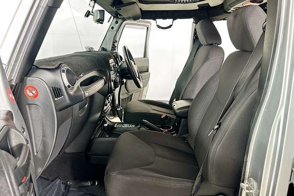 2014 Jeep WRANGLER UNLIMITED SPORT (4x4) JK MY13