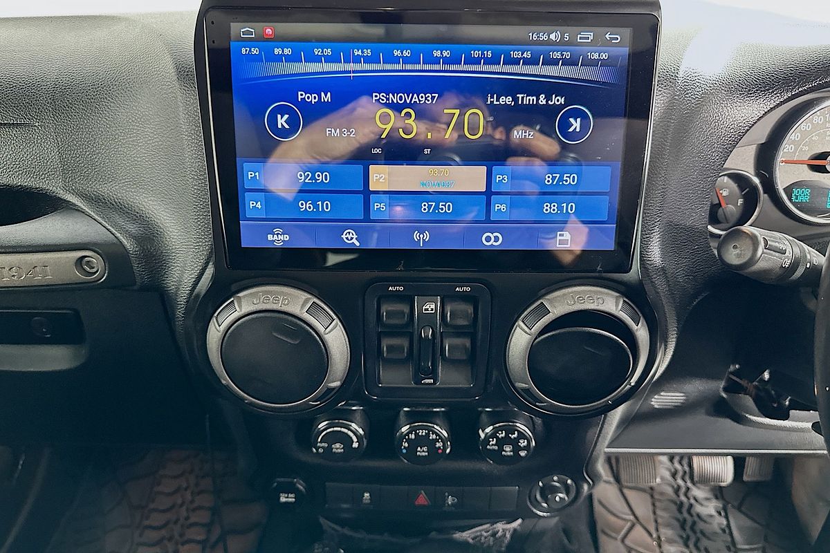 2015 Jeep WRANGLER UNLIMITED SPORT (4x4) JK MY16