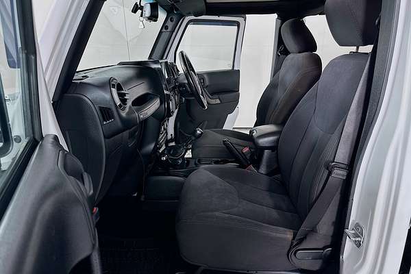 2015 Jeep WRANGLER UNLIMITED SPORT (4x4) JK MY16