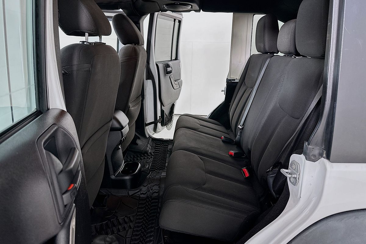 2015 Jeep WRANGLER UNLIMITED SPORT (4x4) JK MY16