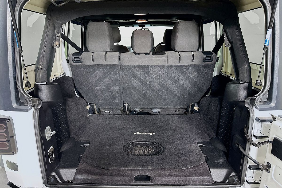 2015 Jeep WRANGLER UNLIMITED SPORT (4x4) JK MY16