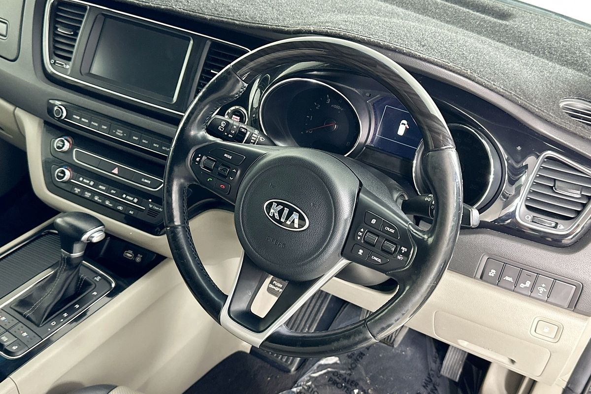 2016 Kia CARNIVAL PLATINUM YP MY17