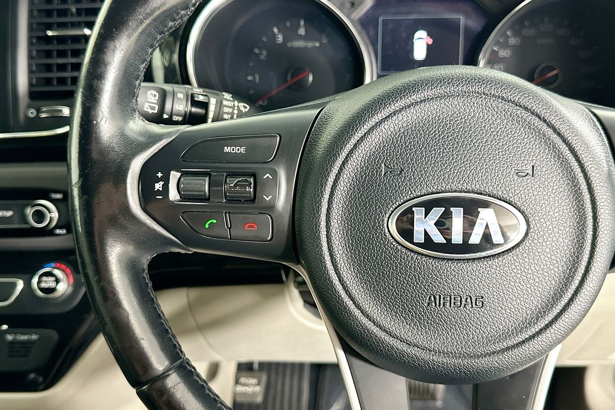 2016 Kia CARNIVAL PLATINUM YP MY17