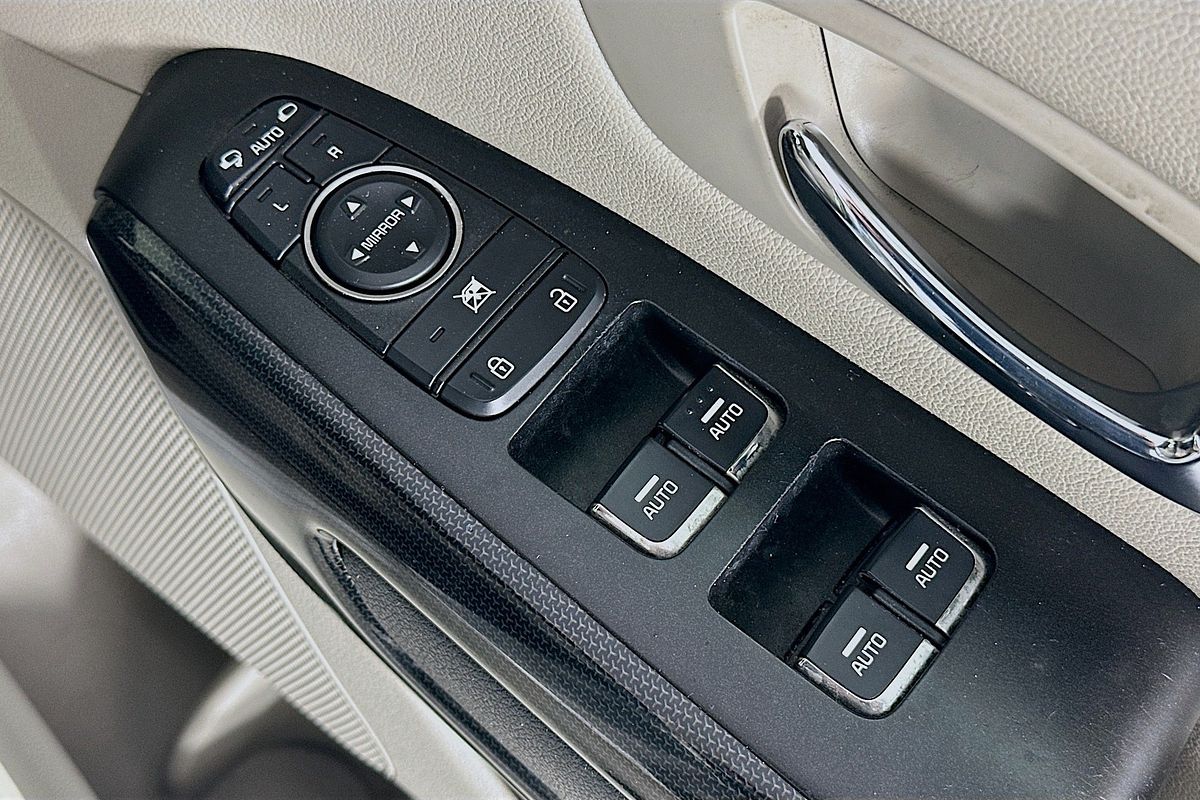 2018 Kia CARNIVAL Si YP PE MY19