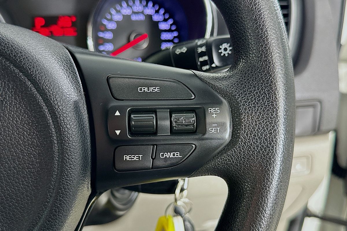 2017 Kia CARNIVAL S YP MY17