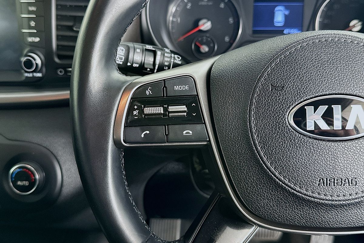2020 Kia SORENTO Si UM