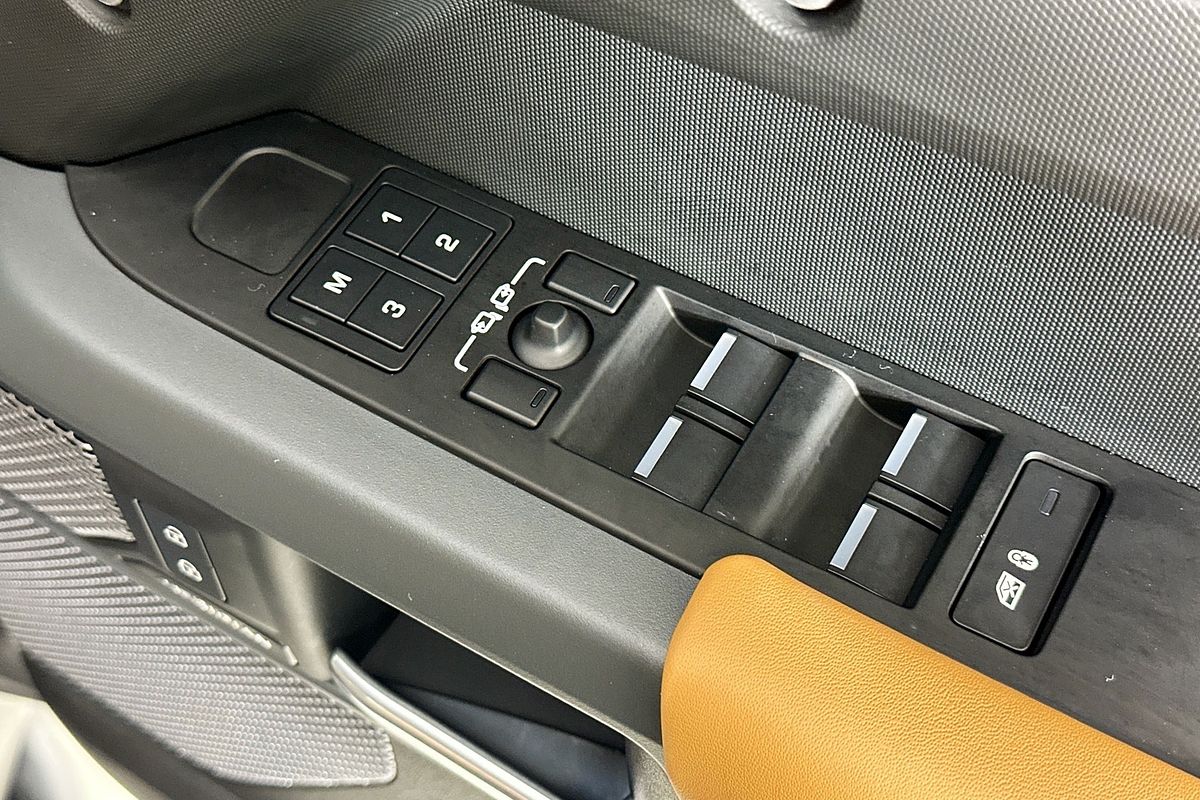 2023 Land Rover DEFENDER 110 D300 X-DYNAMIC HSE (220kW) L663 MY23.5