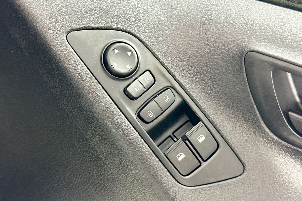 2024 LDV G10+ LIFT DOOR SV7C