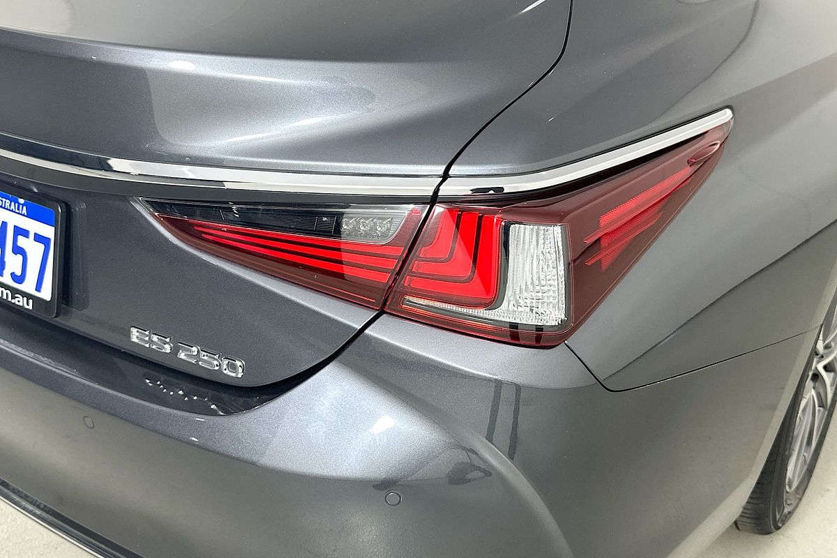 2021 Lexus ES250 LUXURY AXZA10R