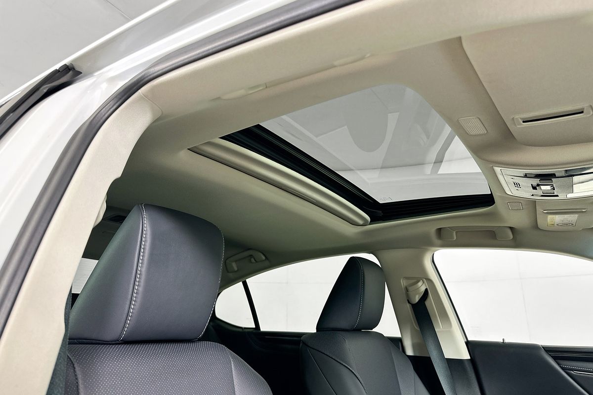 2023 Lexus ES300h LUXURY (HYBRID) AXZH10R