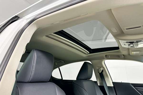 2023 Lexus ES300h LUXURY (HYBRID) AXZH10R