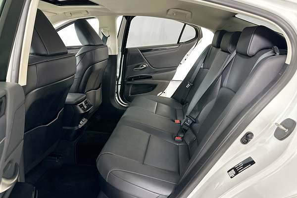2023 Lexus ES300h LUXURY (HYBRID) AXZH10R