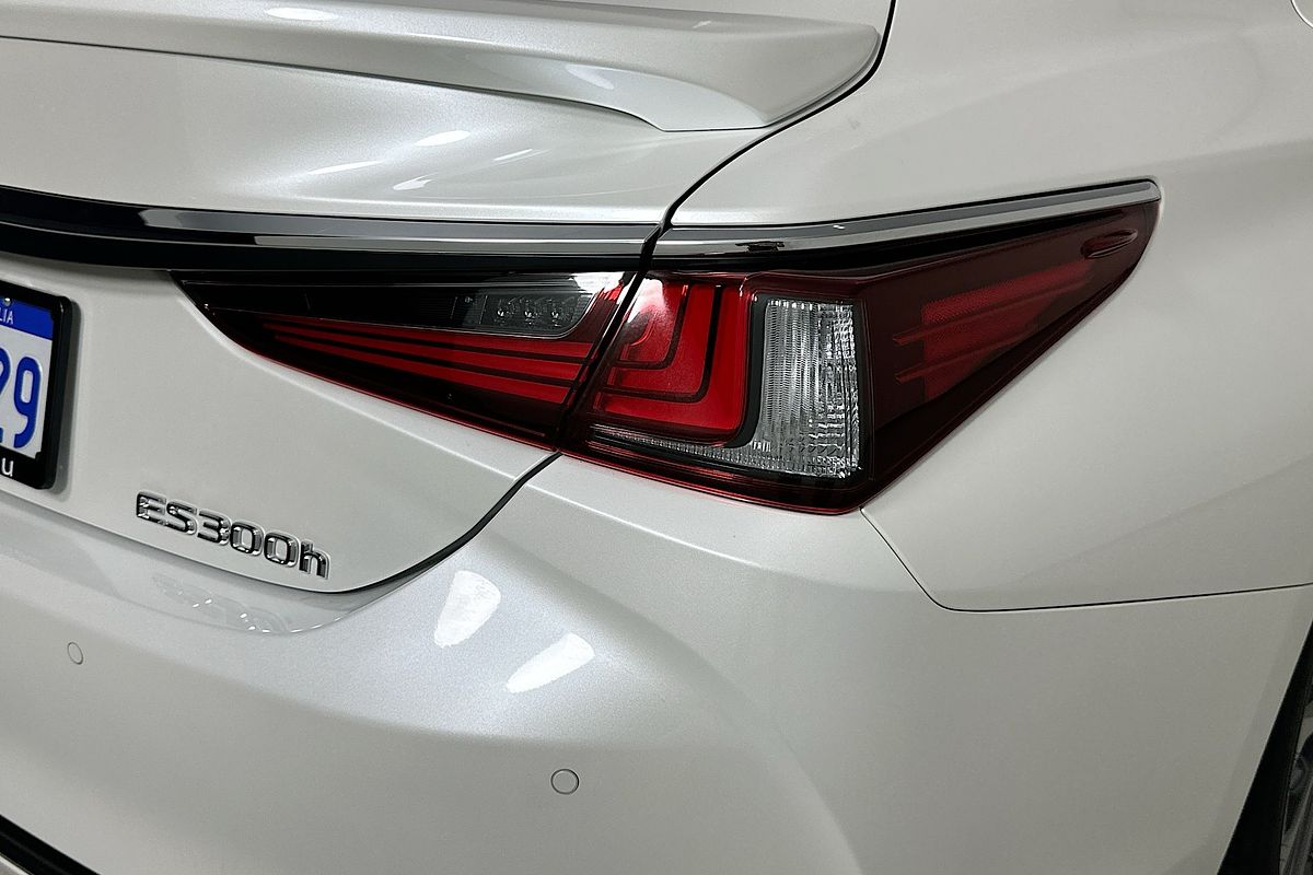2023 Lexus ES300h LUXURY (HYBRID) AXZH10R
