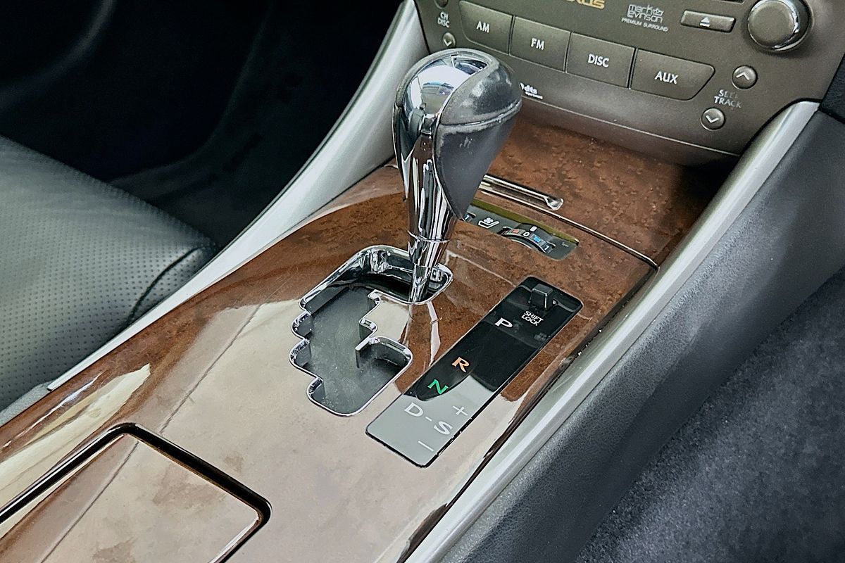 2010 Lexus IS SPORTS LUXURY GSE20R