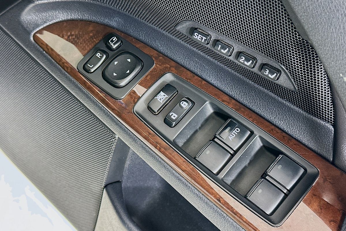 2010 Lexus IS SPORTS LUXURY GSE20R