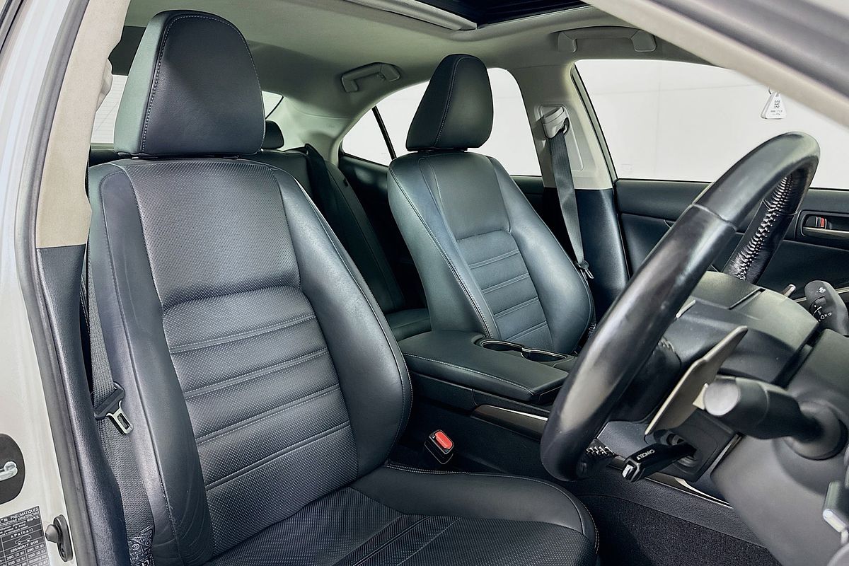 2017 Lexus IS200t LUXURY ASE30R MY17
