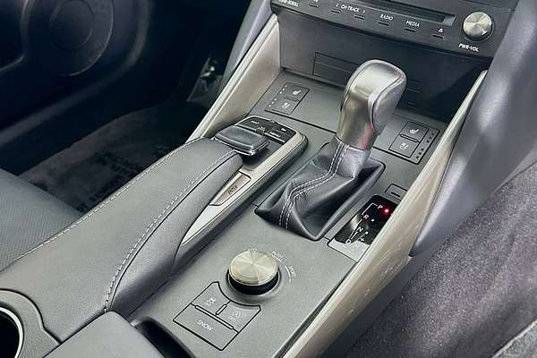 2017 Lexus IS200t LUXURY ASE30R MY17