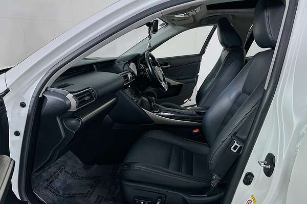2017 Lexus IS200t LUXURY ASE30R MY17