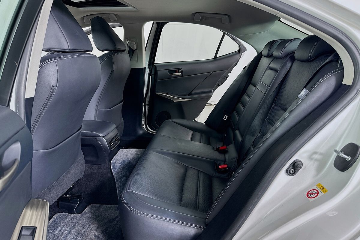 2017 Lexus IS200t LUXURY ASE30R MY17