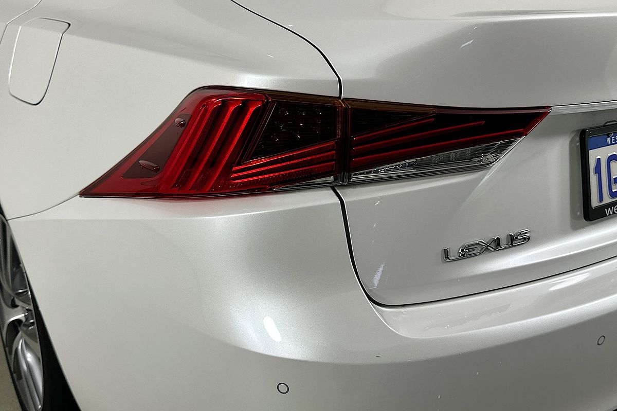 2017 Lexus IS200t LUXURY ASE30R MY17