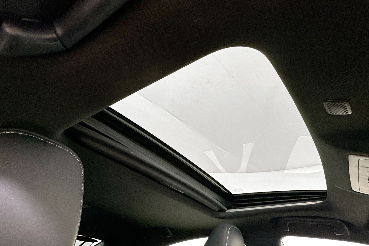 2021 Lexus IS300h F SPORT HYBRID AVE30R FACELIFT BMC