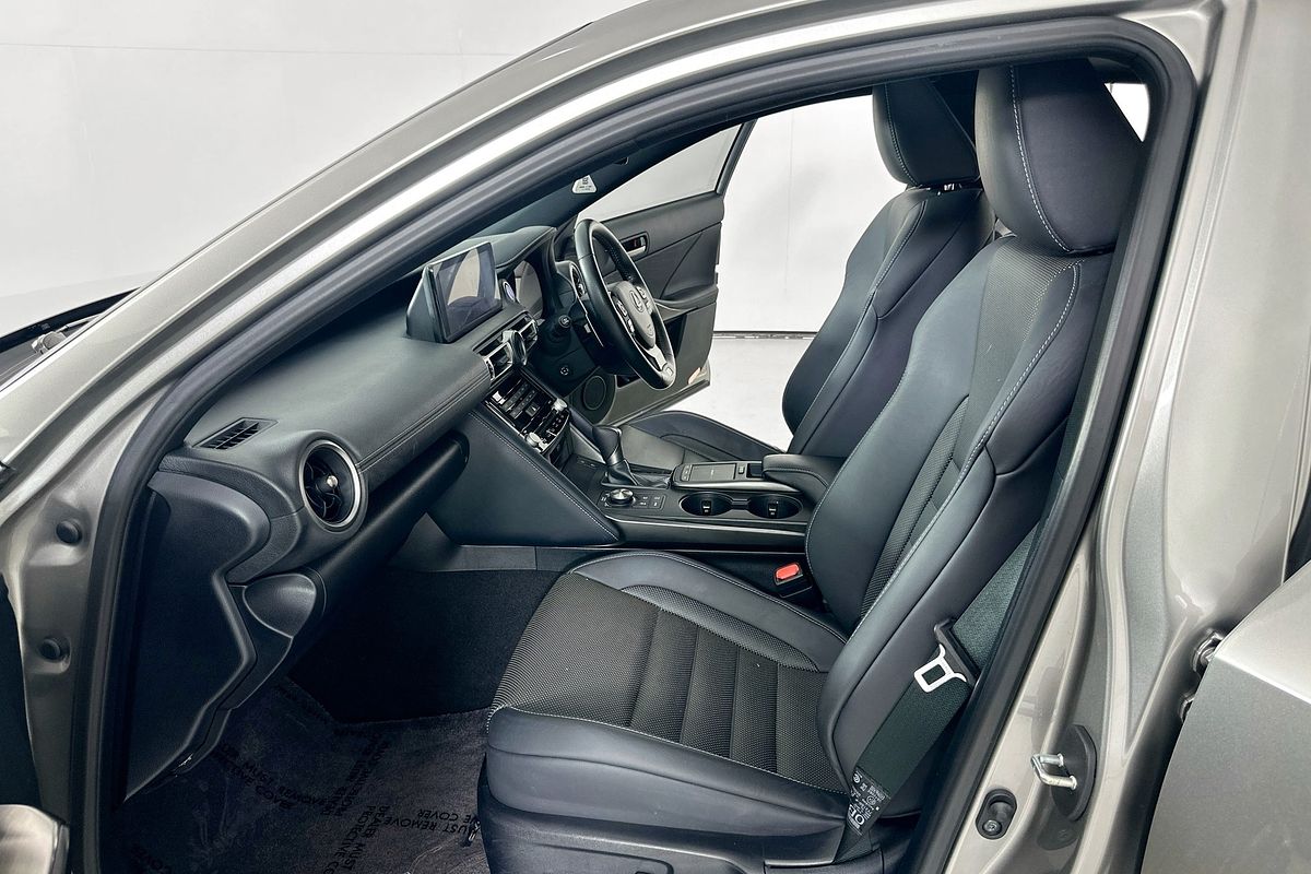 2021 Lexus IS300h F SPORT HYBRID AVE30R FACELIFT BMC