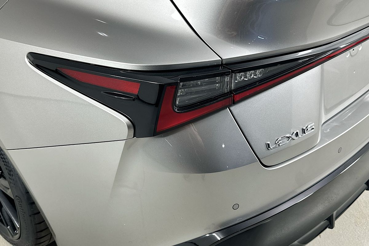2021 Lexus IS300h F SPORT HYBRID AVE30R FACELIFT BMC