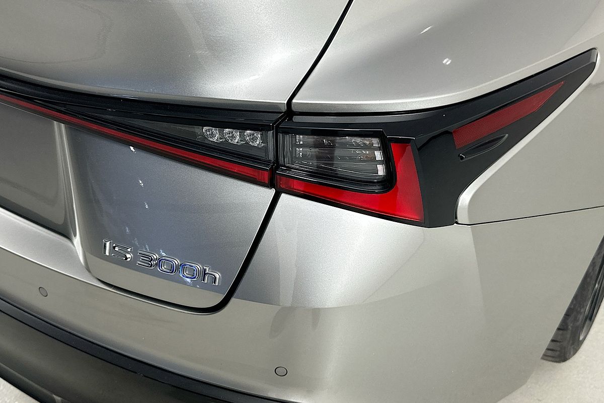 2021 Lexus IS300h F SPORT HYBRID AVE30R FACELIFT BMC