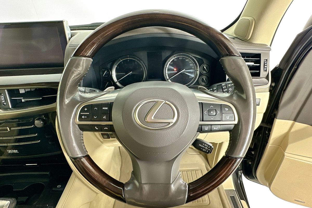 2017 Lexus LX570  URJ201R FACELIFT