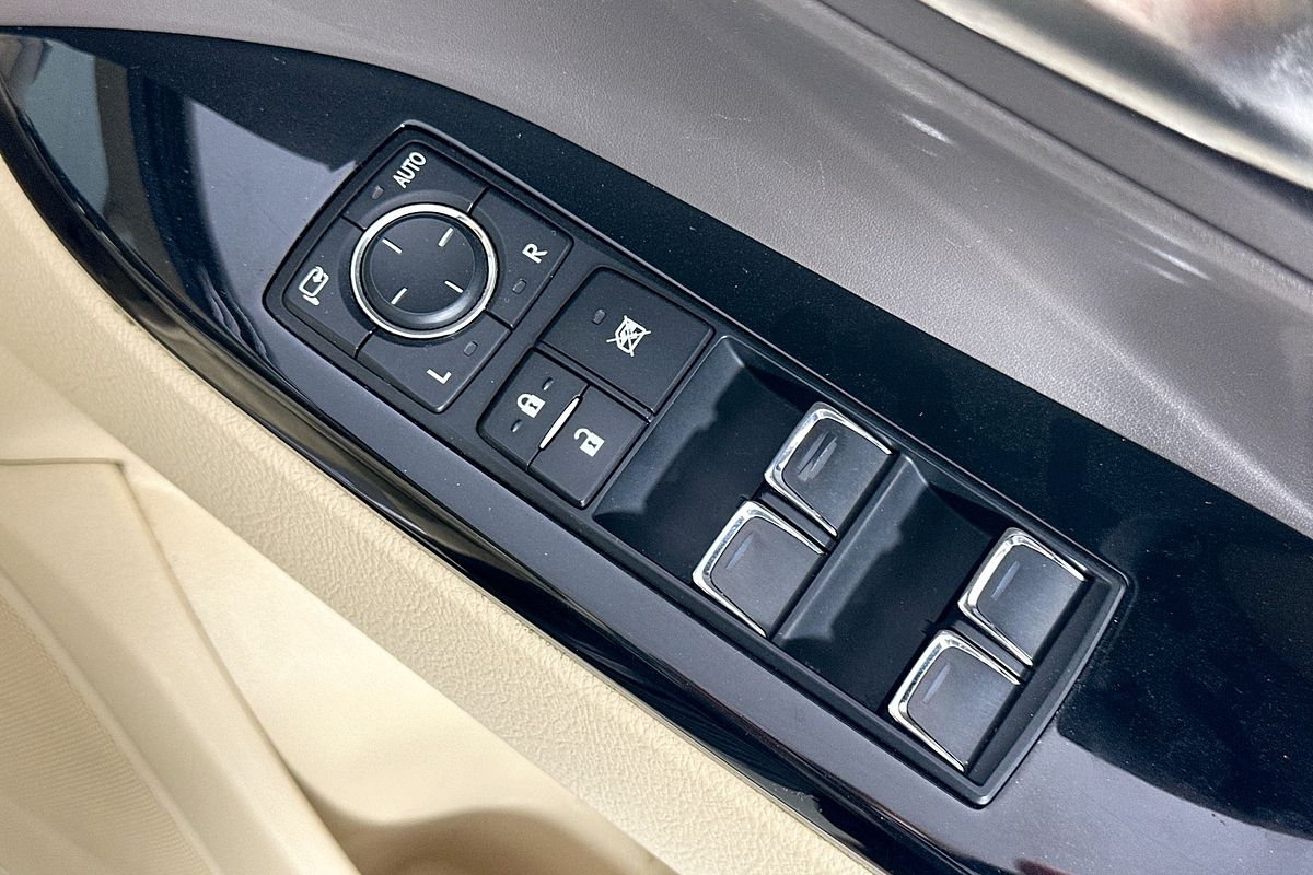 2017 Lexus LX570  URJ201R FACELIFT