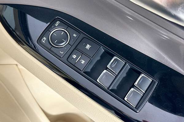 2017 Lexus LX570  URJ201R FACELIFT