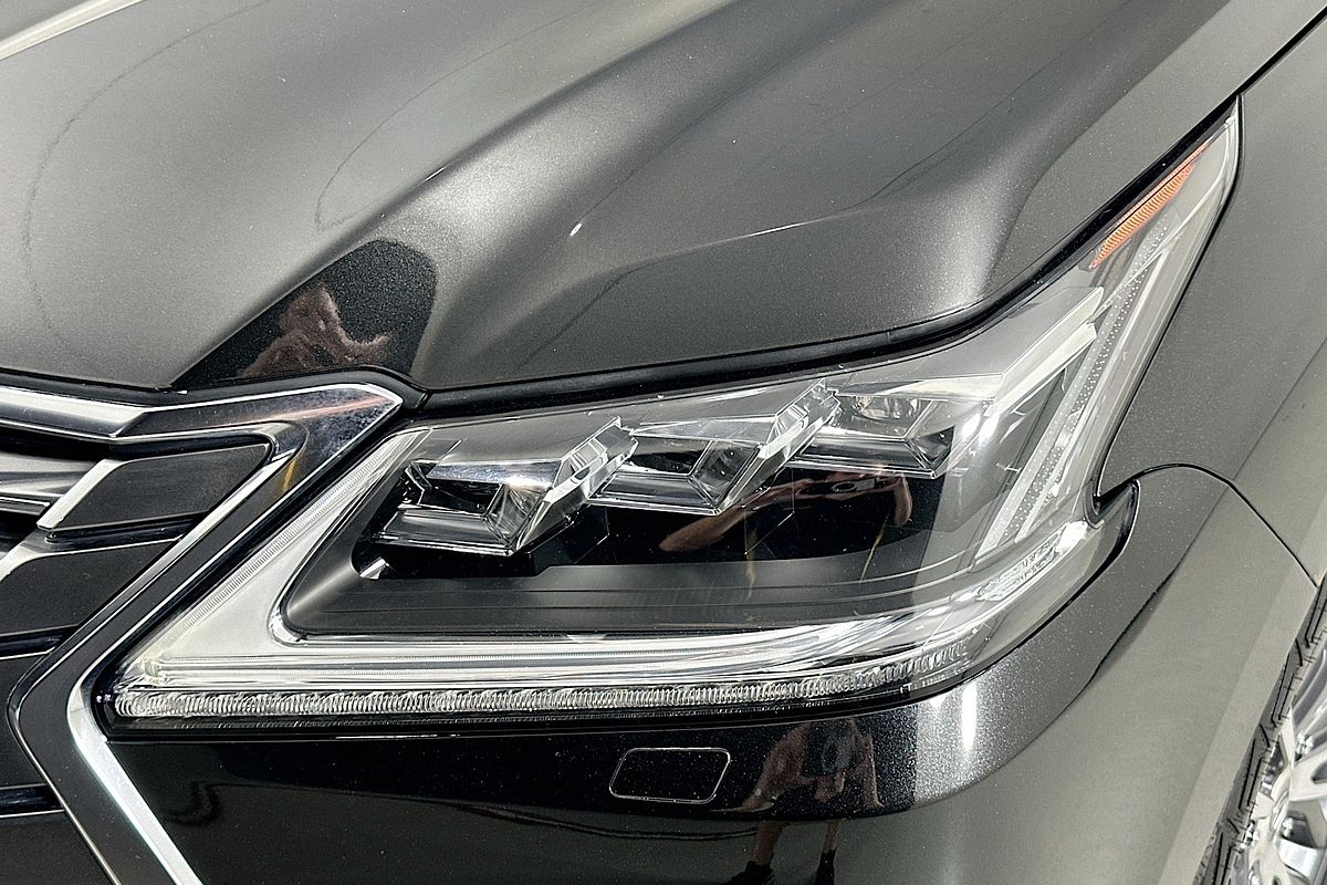 2017 Lexus LX570  URJ201R FACELIFT