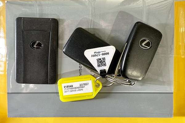 2017 Lexus LX570  URJ201R FACELIFT