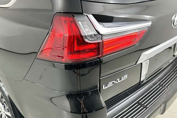 2017 Lexus LX570  URJ201R FACELIFT