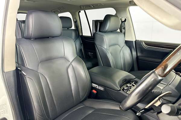 2017 Lexus LX570  URJ201R FACELIFT