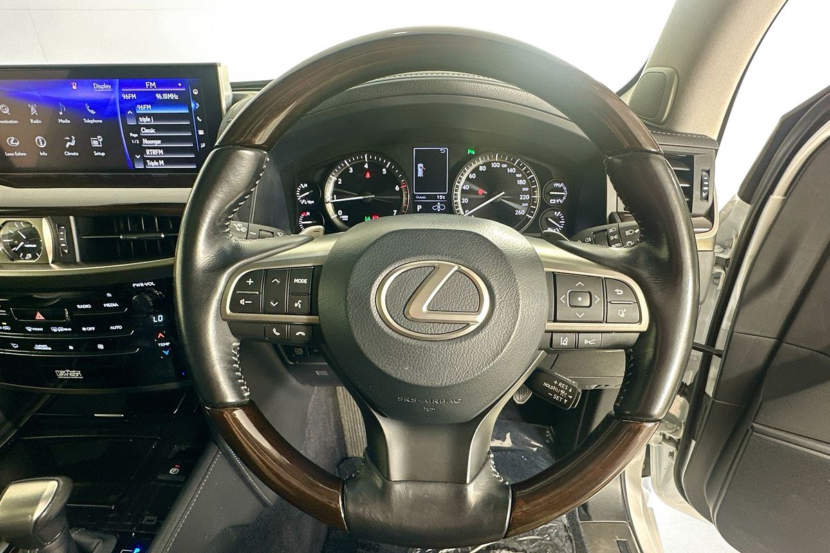 2017 Lexus LX570  URJ201R FACELIFT