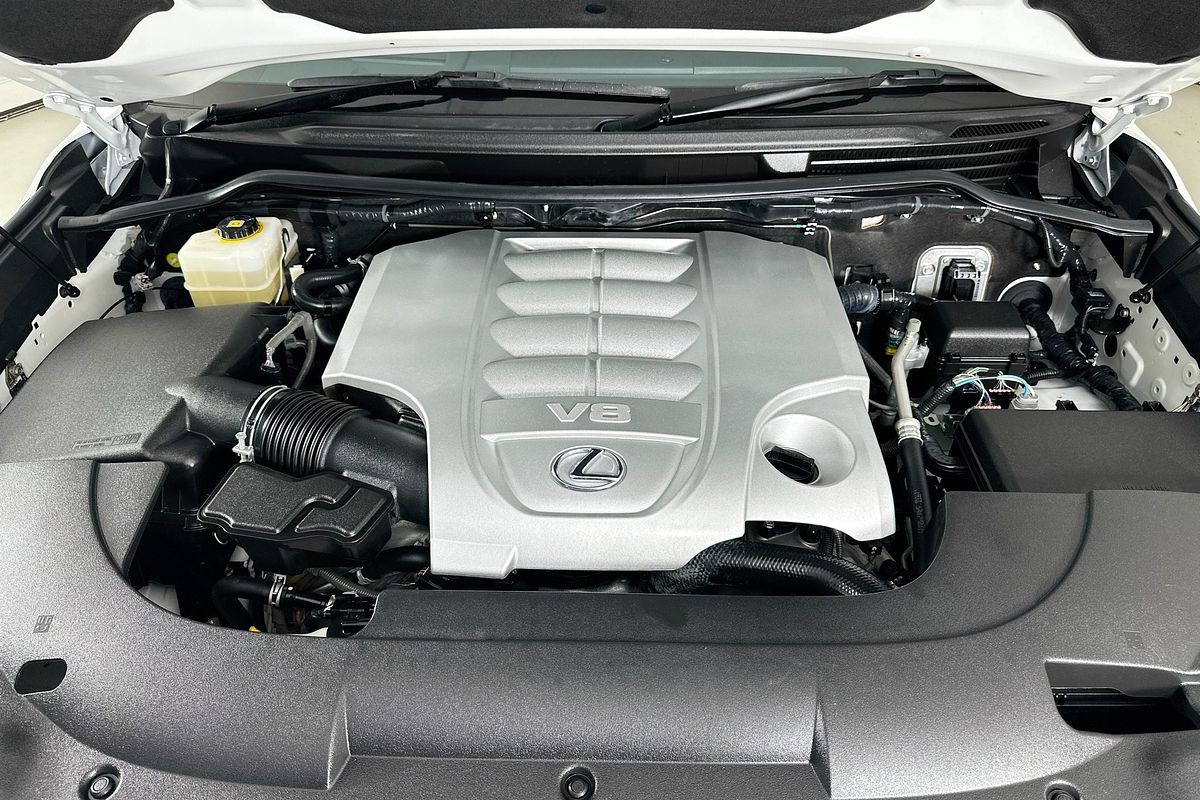 2017 Lexus LX570  URJ201R FACELIFT