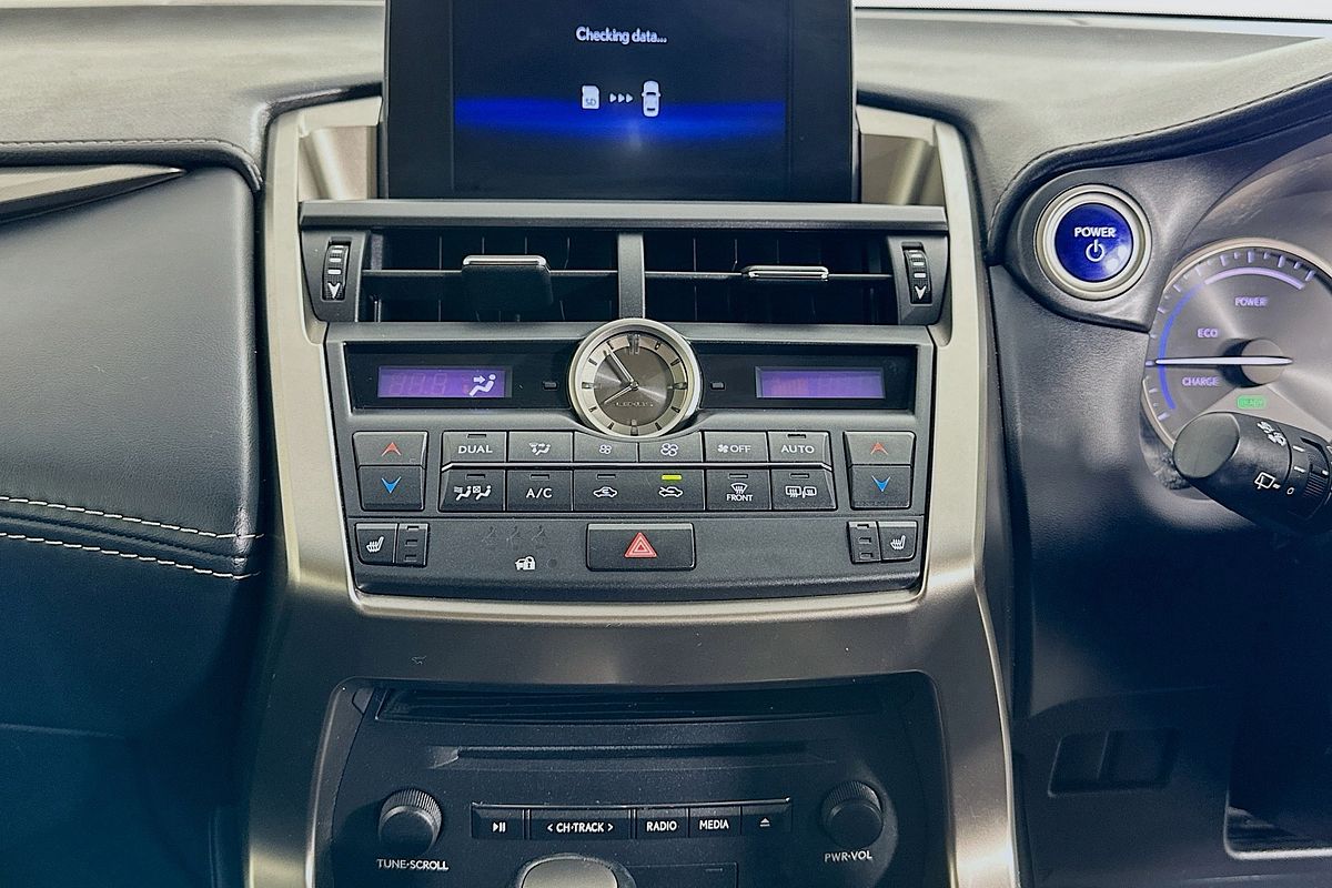 2016 Lexus NX300h LUXURY HYBRID (FWD) AYZ10R