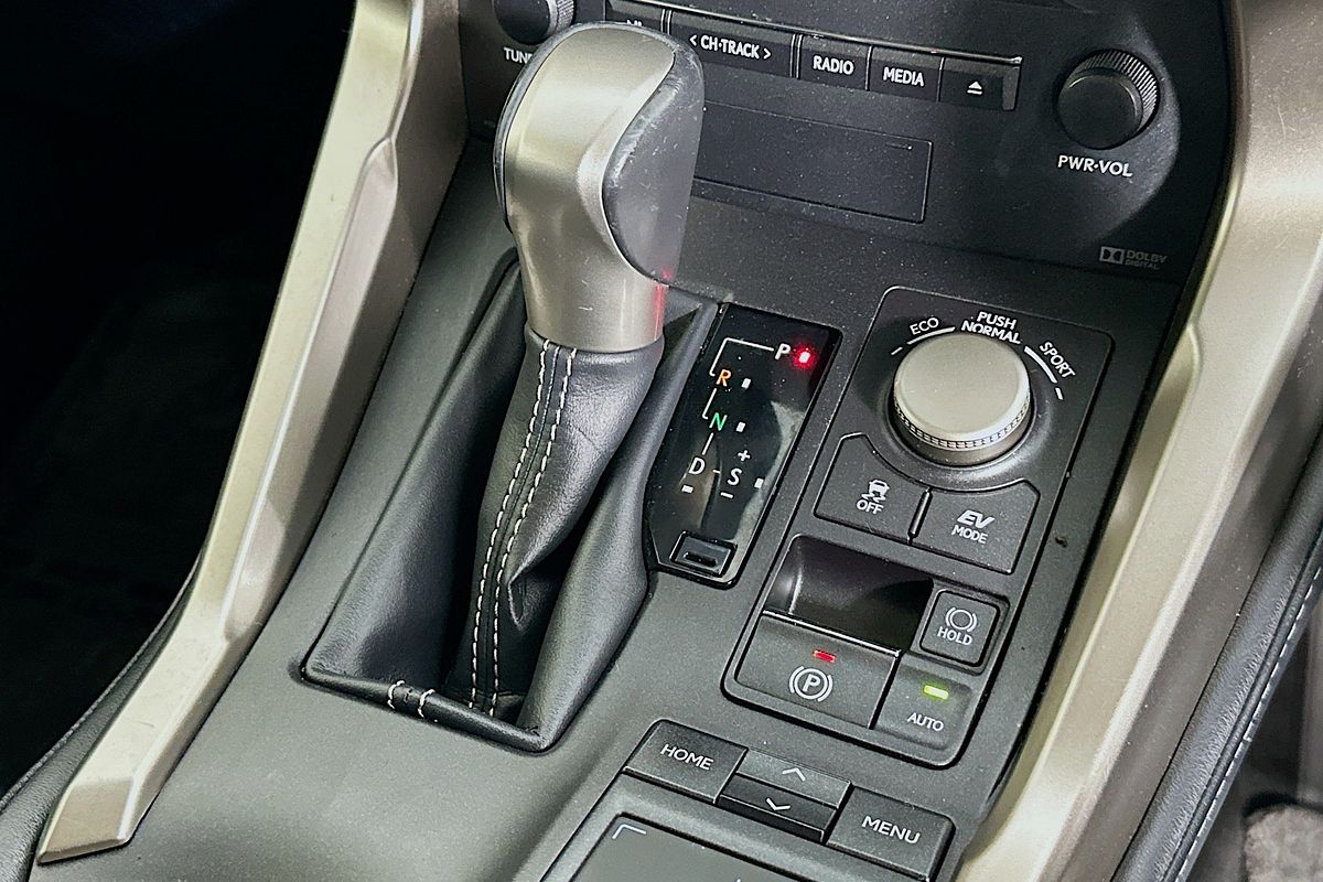 2016 Lexus NX300h LUXURY HYBRID (FWD) AYZ10R