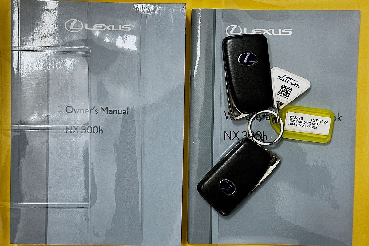 2016 Lexus NX300h LUXURY HYBRID (FWD) AYZ10R
