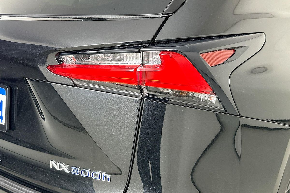 2016 Lexus NX300h LUXURY HYBRID (FWD) AYZ10R