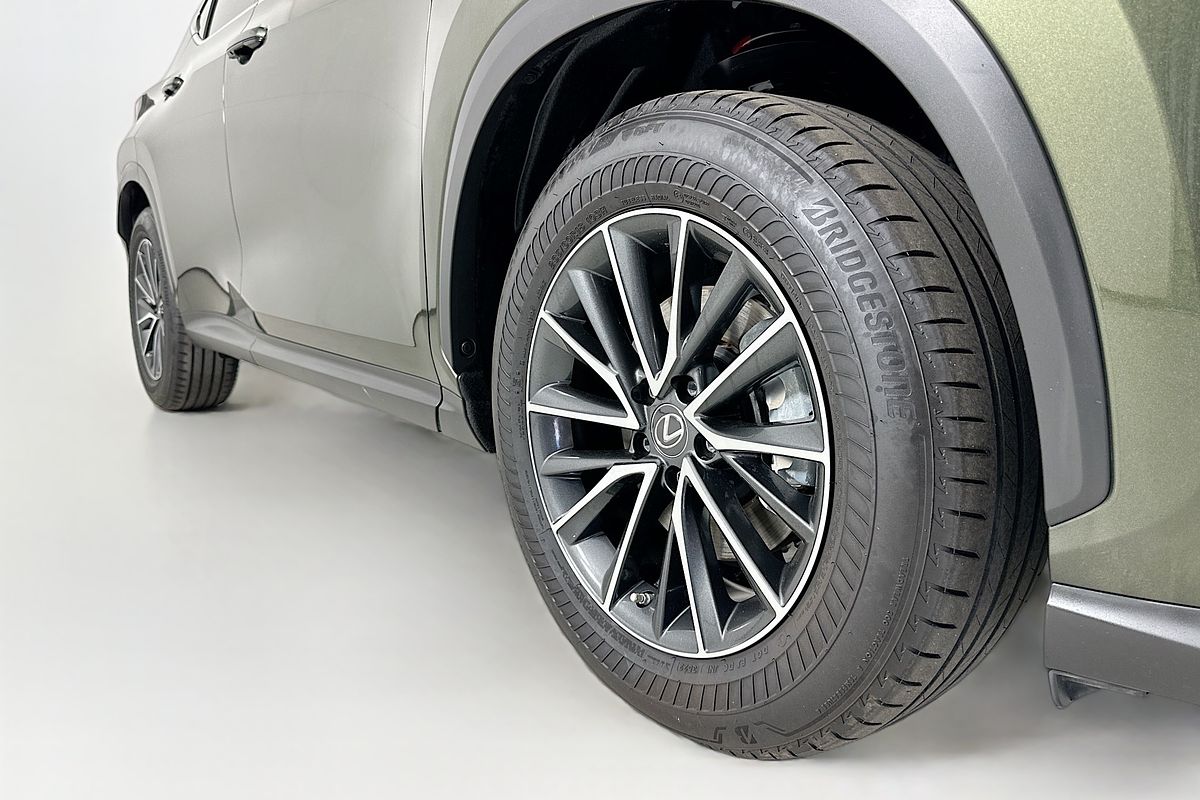 2022 Lexus NX250 2WD + ENHANCEMENT PACK AAZA20R