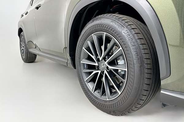 2022 Lexus NX250 2WD + ENHANCEMENT PACK AAZA20R