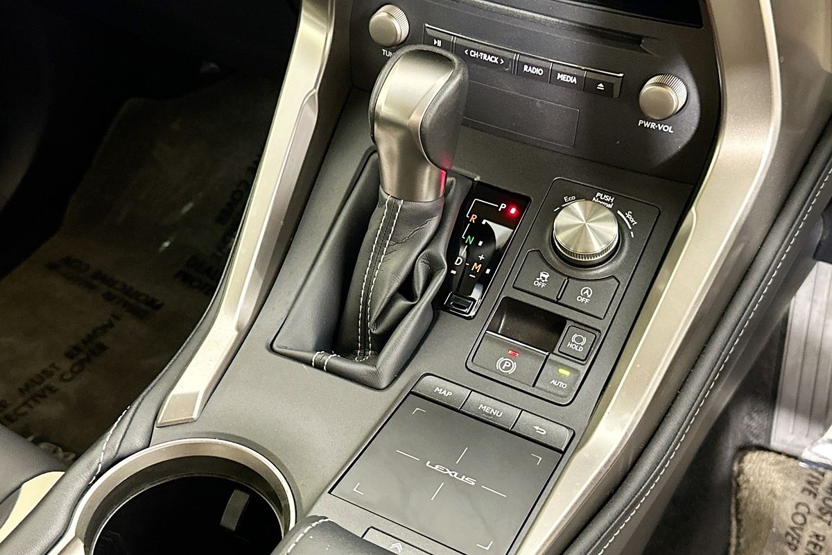 2019 Lexus NX300 LUXURY (FWD) AGZ10R