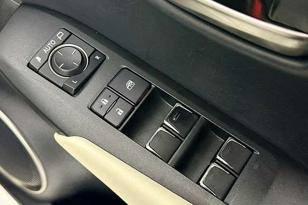 2019 Lexus NX300 LUXURY (FWD) AGZ10R