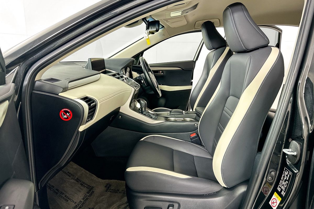 2019 Lexus NX300 LUXURY (FWD) AGZ10R