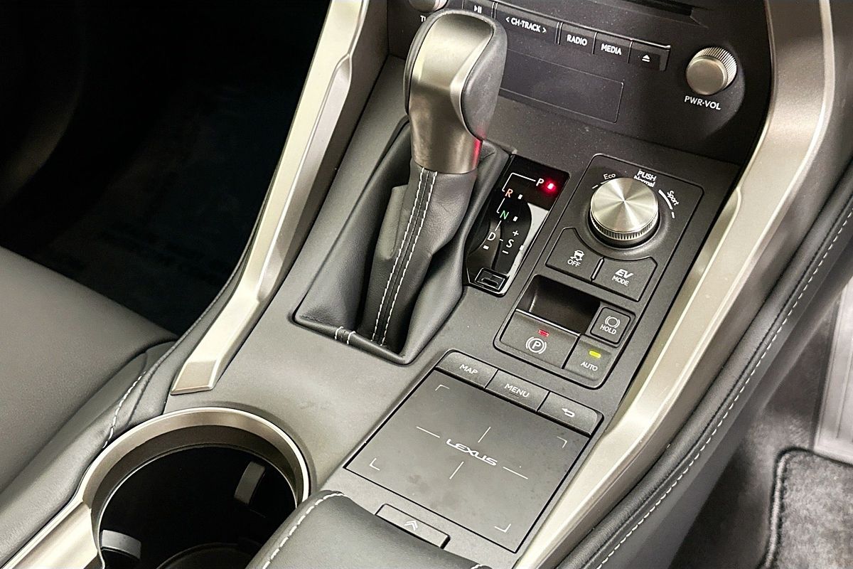 2020 Lexus NX300h LUXURY HYBRID (FWD) AYZ10R