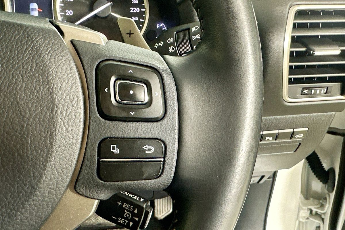 2014 Lexus NX300h LUXURY HYBRID (FWD) AYZ10R